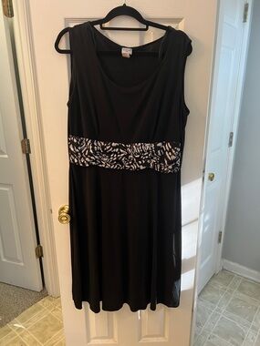 Black Sleeveless Dress with Printed Waistband - Classic Women's Dress